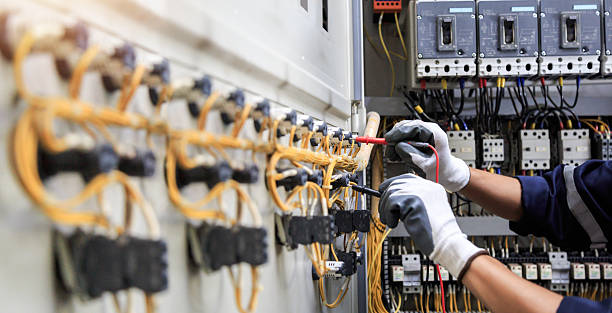 Professional Electrician technician working in Forrest, IL